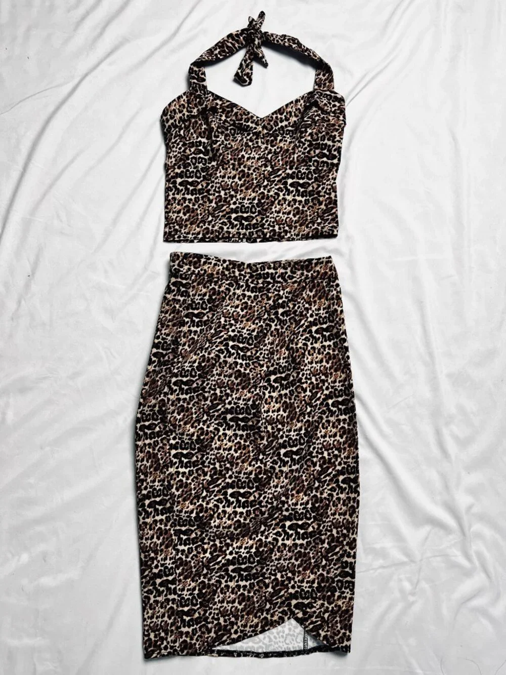 Queen Of The Main - Marie Set in Leopard - Picture 2 of 8